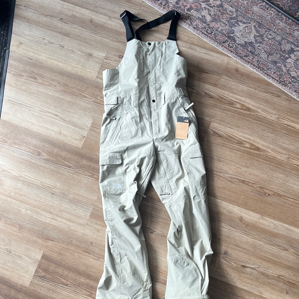 The North Face Men’s Freedom Bibs. Size M. NWT.